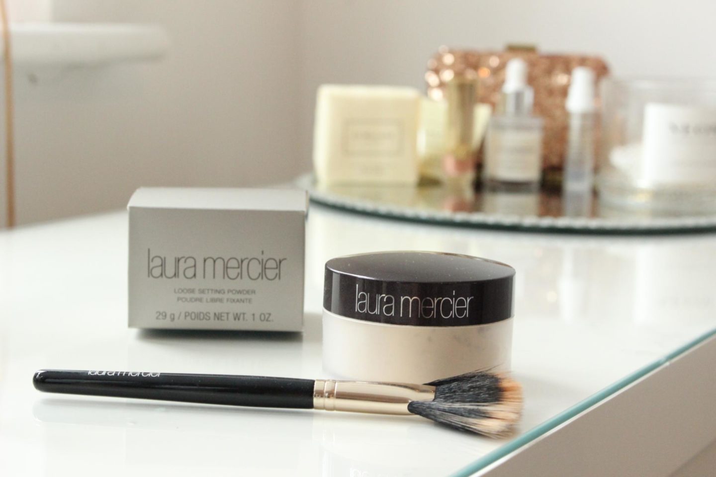 Laura-mercier-powder